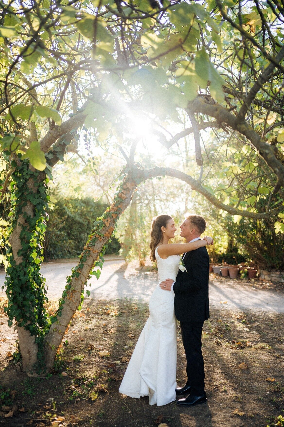 destination-wedding-couple-portrait-french-chateau9