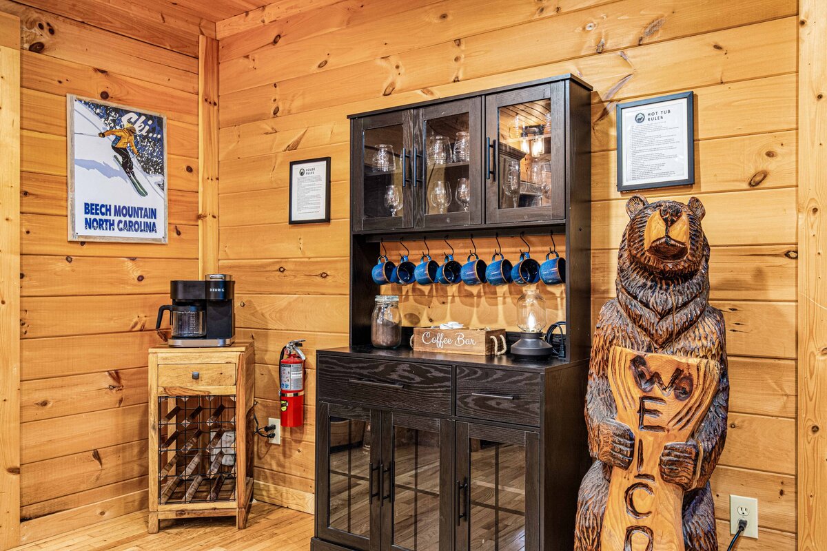 Main Level Kitchen (5)