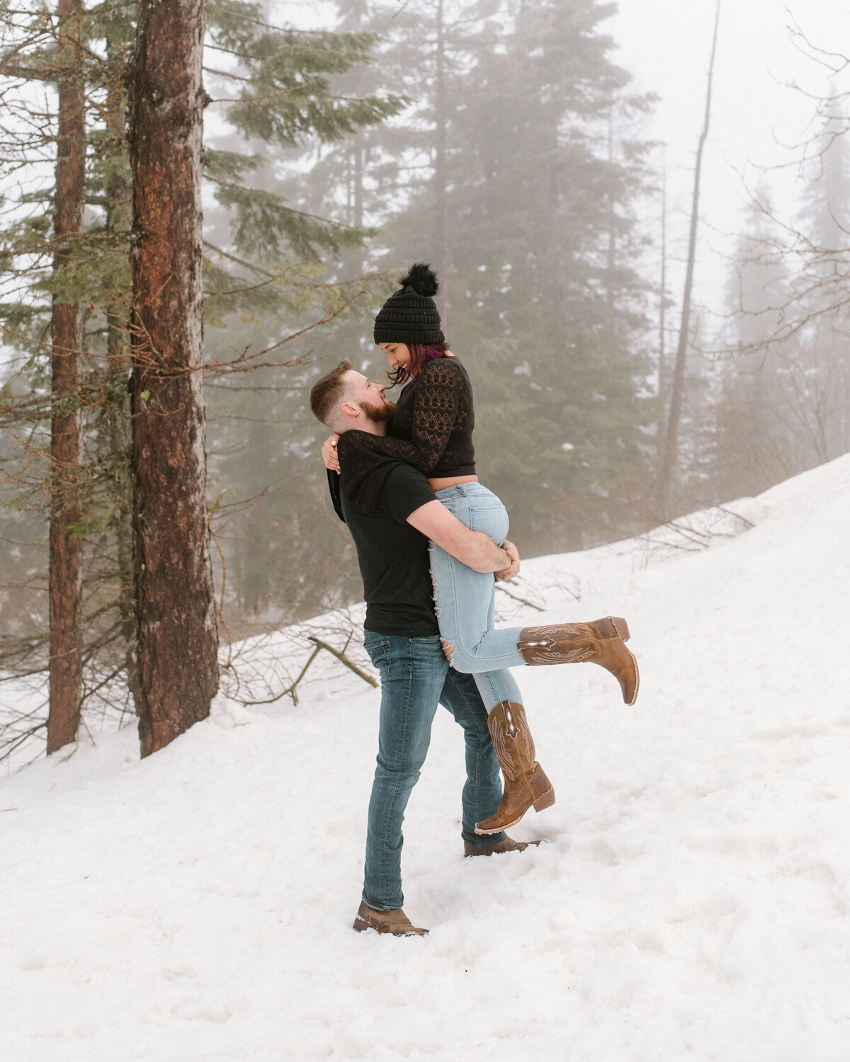 mount_spokane_washington_winter_snow_engagement_session_5
