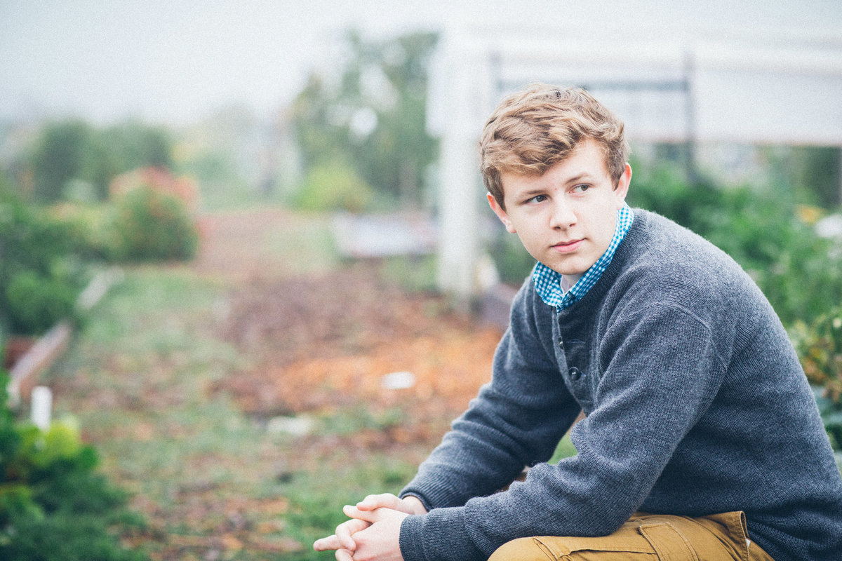 Lake Oswego High School Senior Pictures at local Park