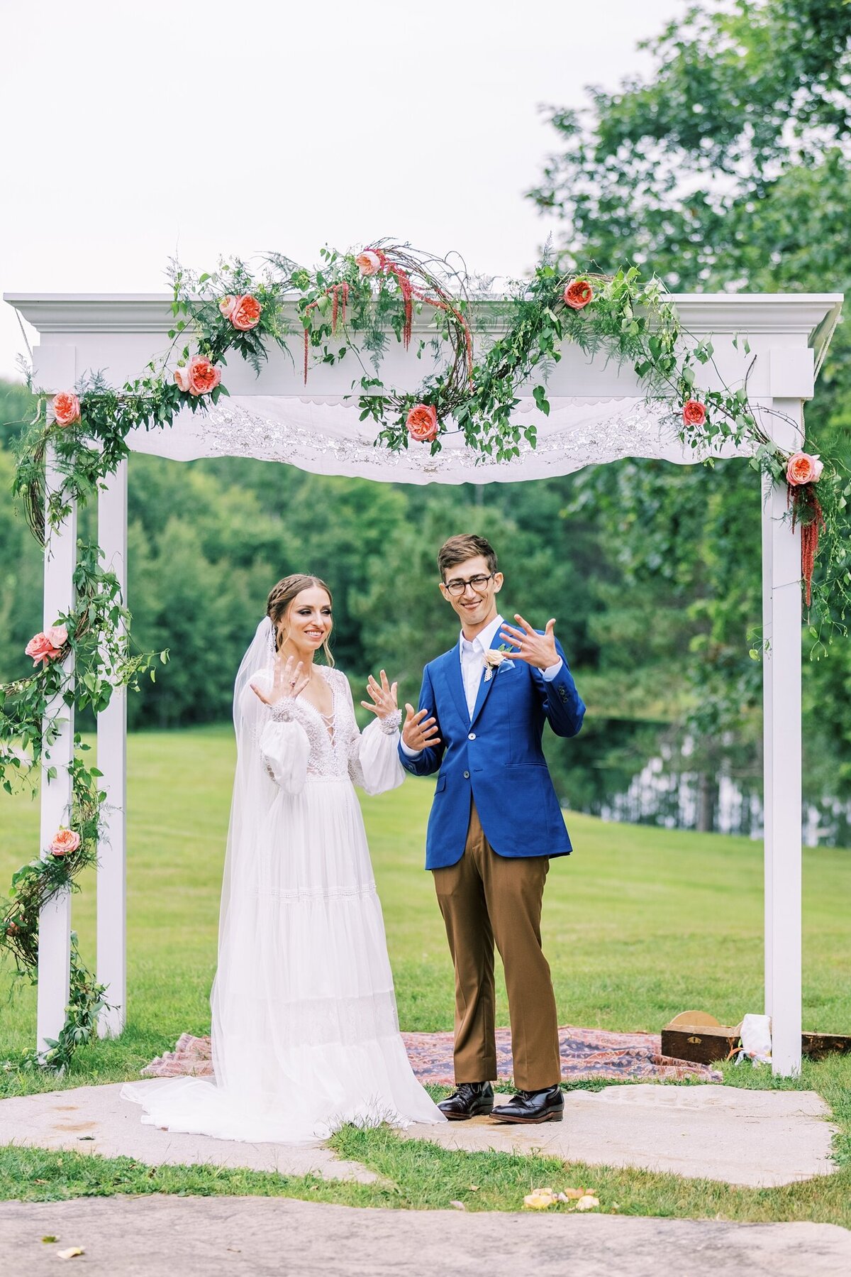 Cunningham-Farm-Boho-Colorful-Maine-Wedding-Photography_0041