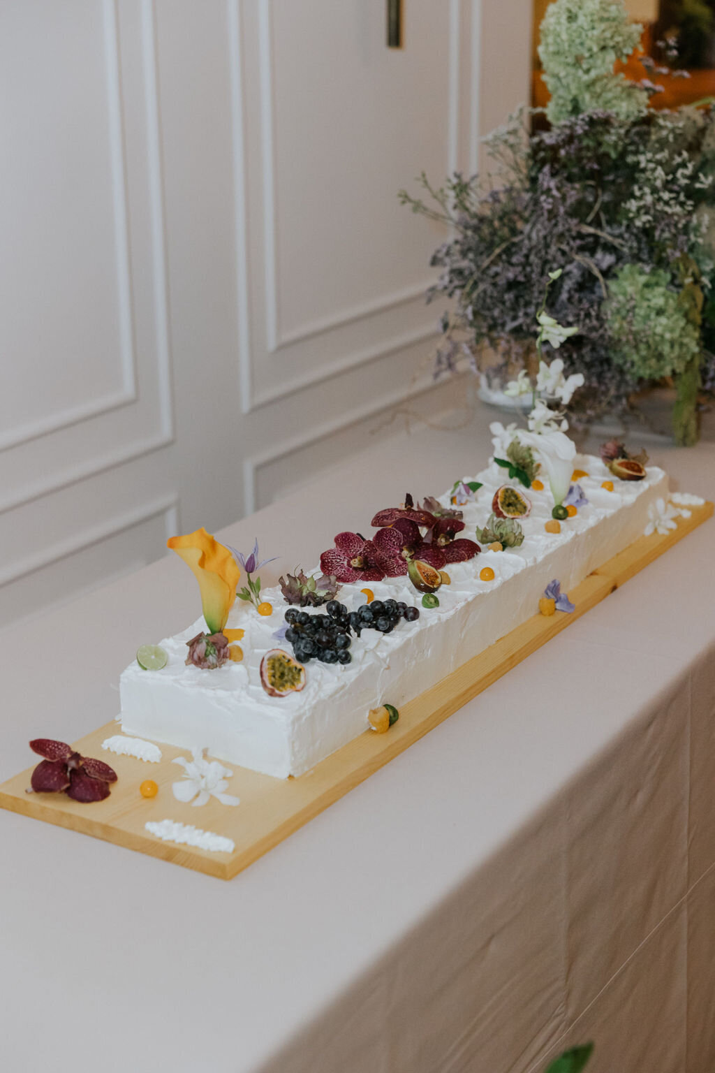 FayeFernCreative-Calamigos-Ranch-Wedding-SD-Long-WeddingCake-02