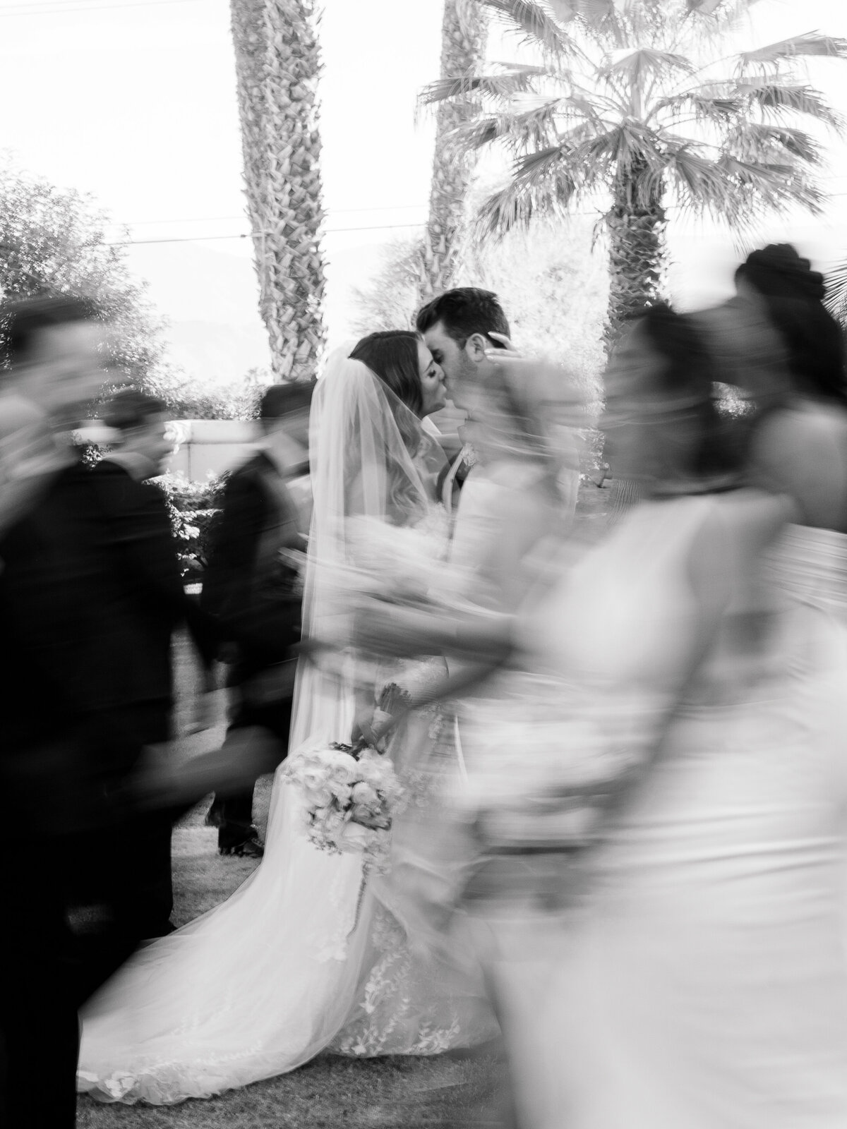 artistic-wedding-photo-blurred-motion-kiss-philadelphia-photographer.jpg
