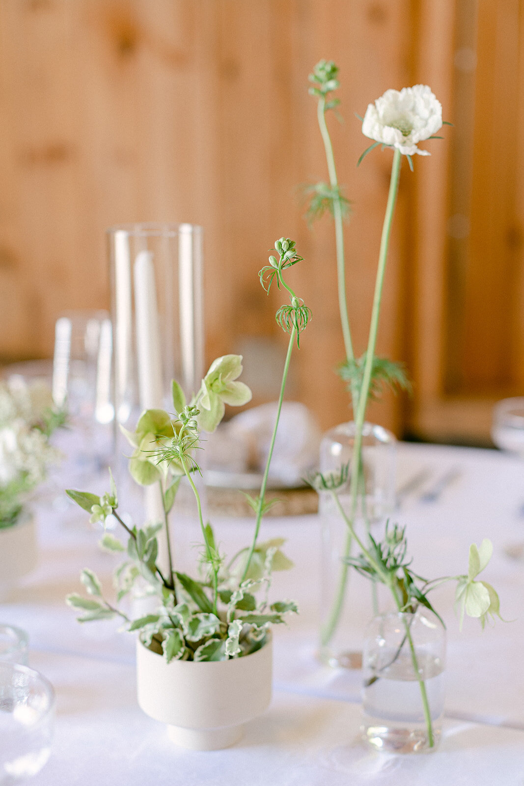 white-green-wedding-reception-decor