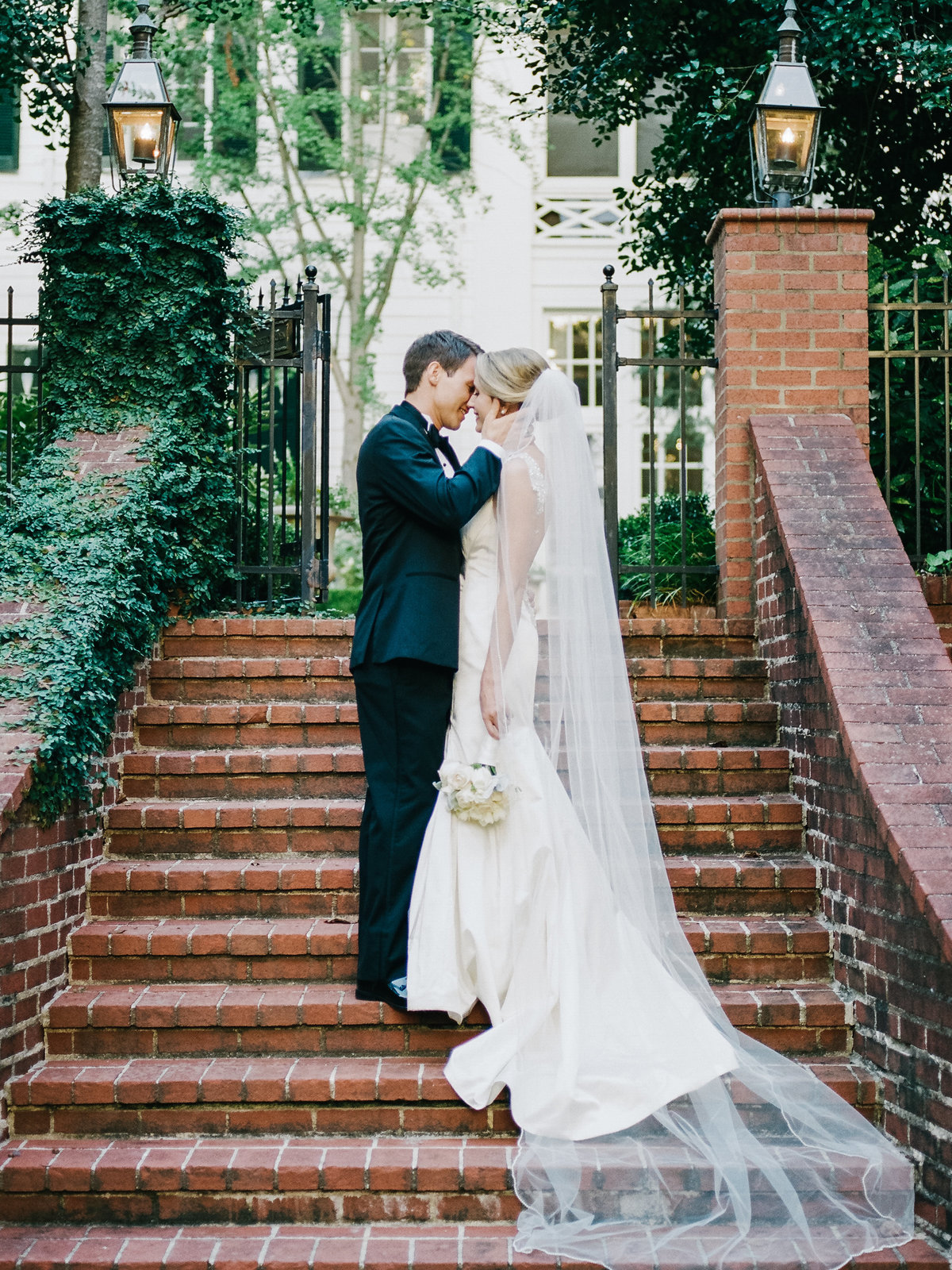 Duke Mansion Charlotte Wedding Photographers, when in white wedding planning, Be pretty Lindsey Regan Thorne and Sabrina Claudine