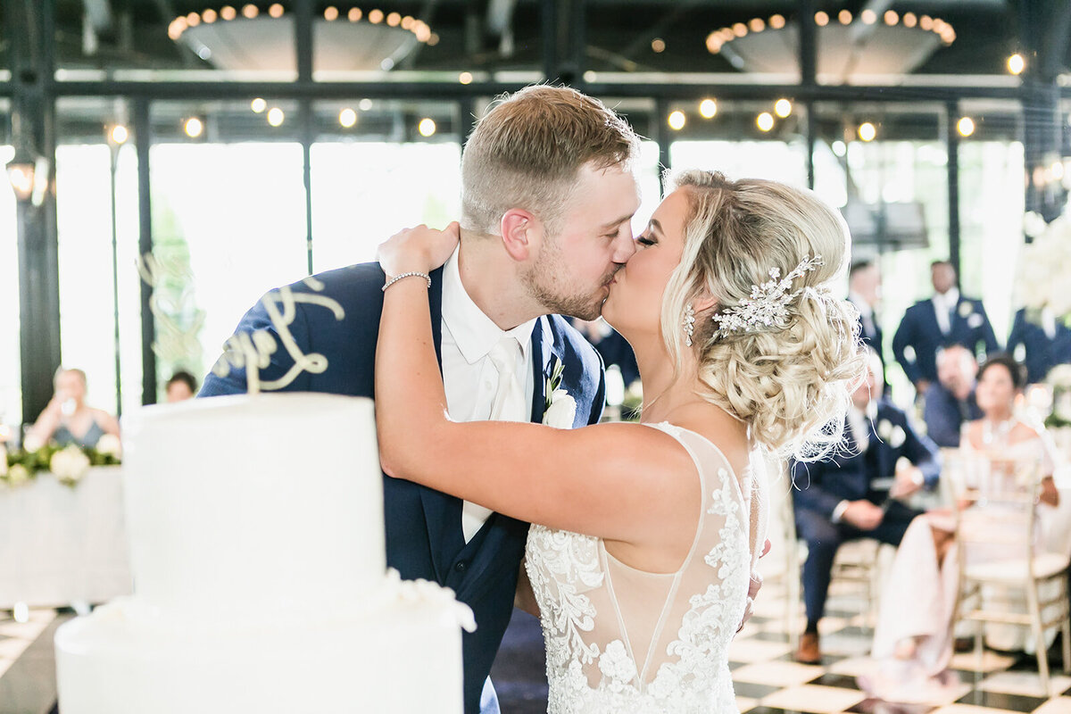 A chic black tie summer Shepherd's Hollow Golf Club Wedding