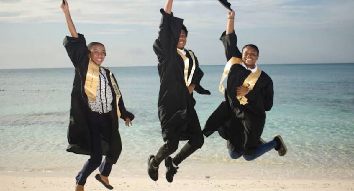 students-bahamas-global-academy-home (5)