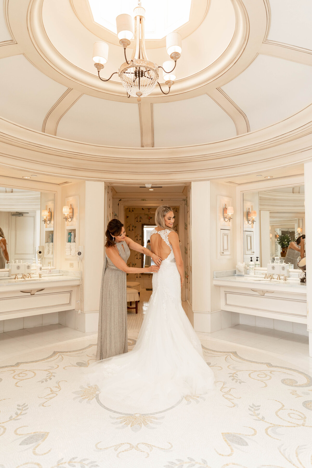 Brooke & Troy_B Getting Ready-36