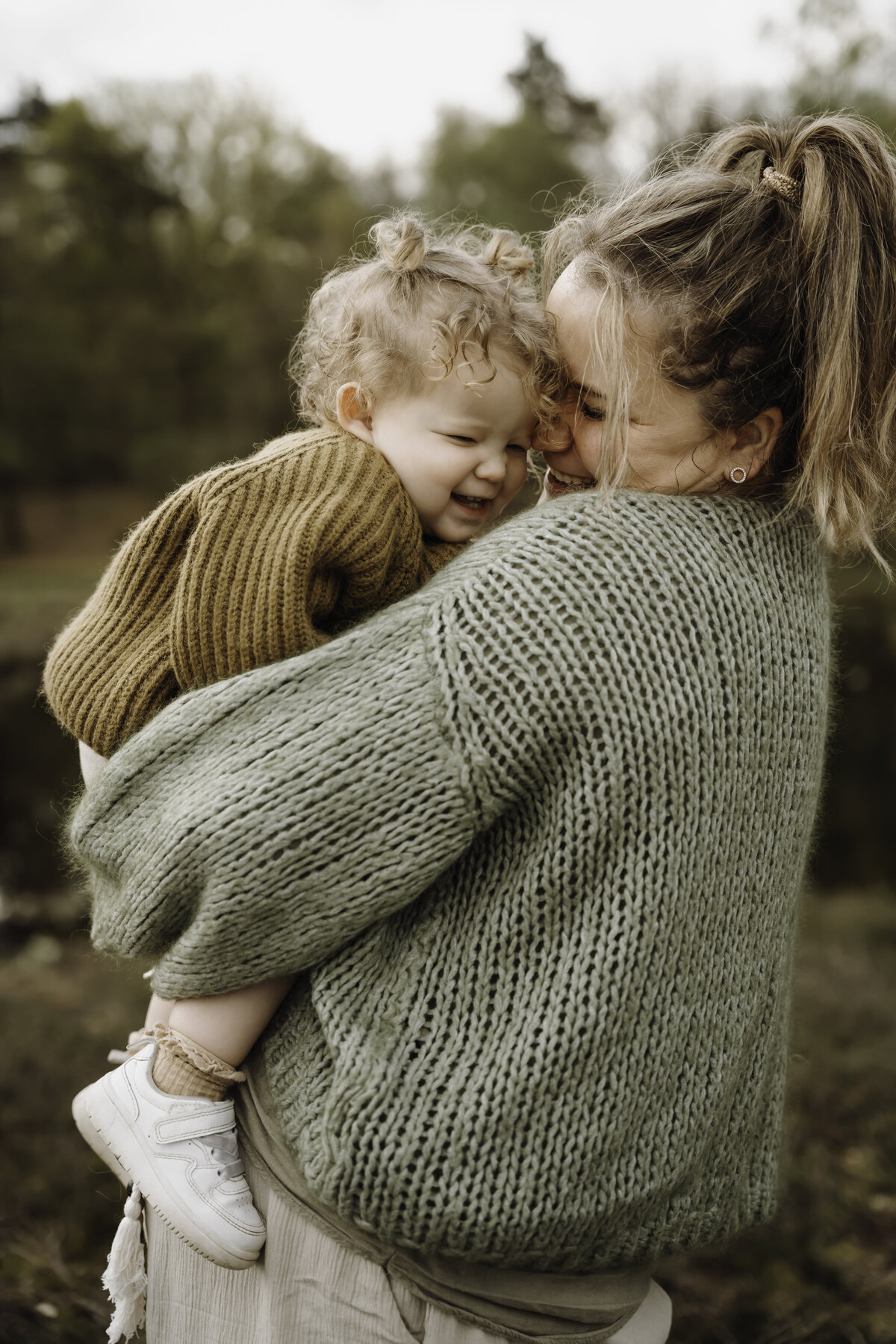 motherhood fotografie limburg, motherhood shoot limburg, motherhood shoot haelen, motherhood shoot roermond, motherhood shoot leudal, motherhood fotografie, motherhood shoot limburg, motherhood shoot brabant, moeder en kind fotografie limburg, moeder en kind fotografie, 