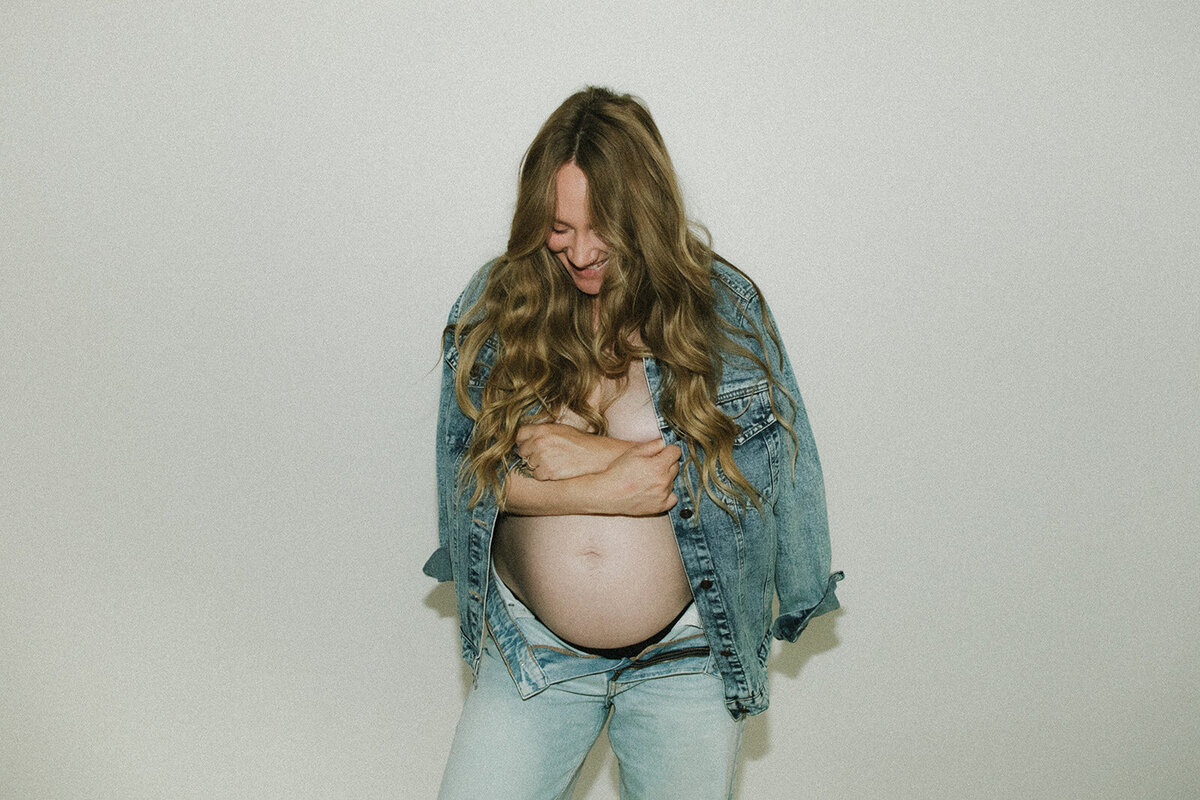 Brittmaternity-60_websizeSeattle and kitsap county maternity photography in studio