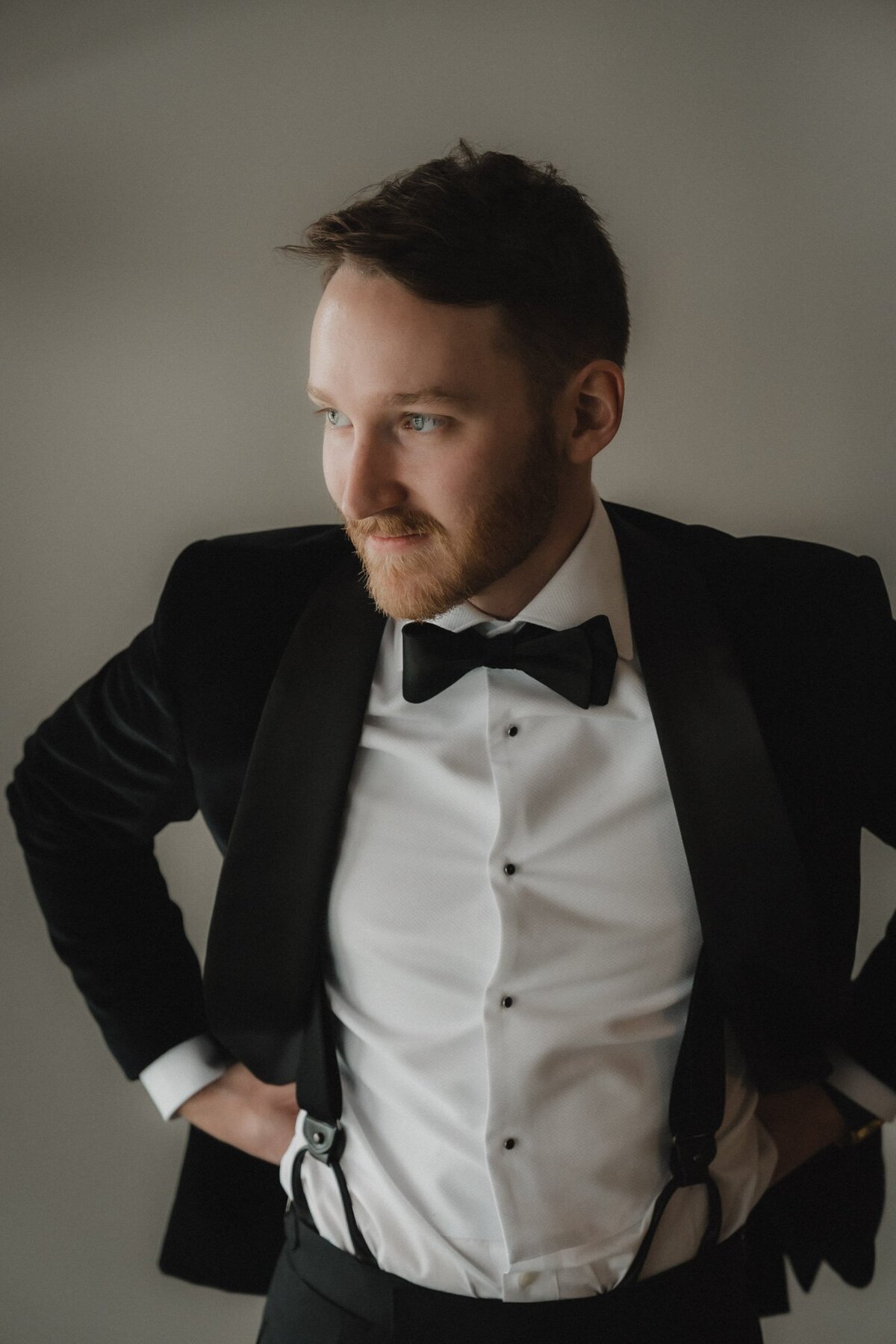 Groom-Portrait-Getting-Ready