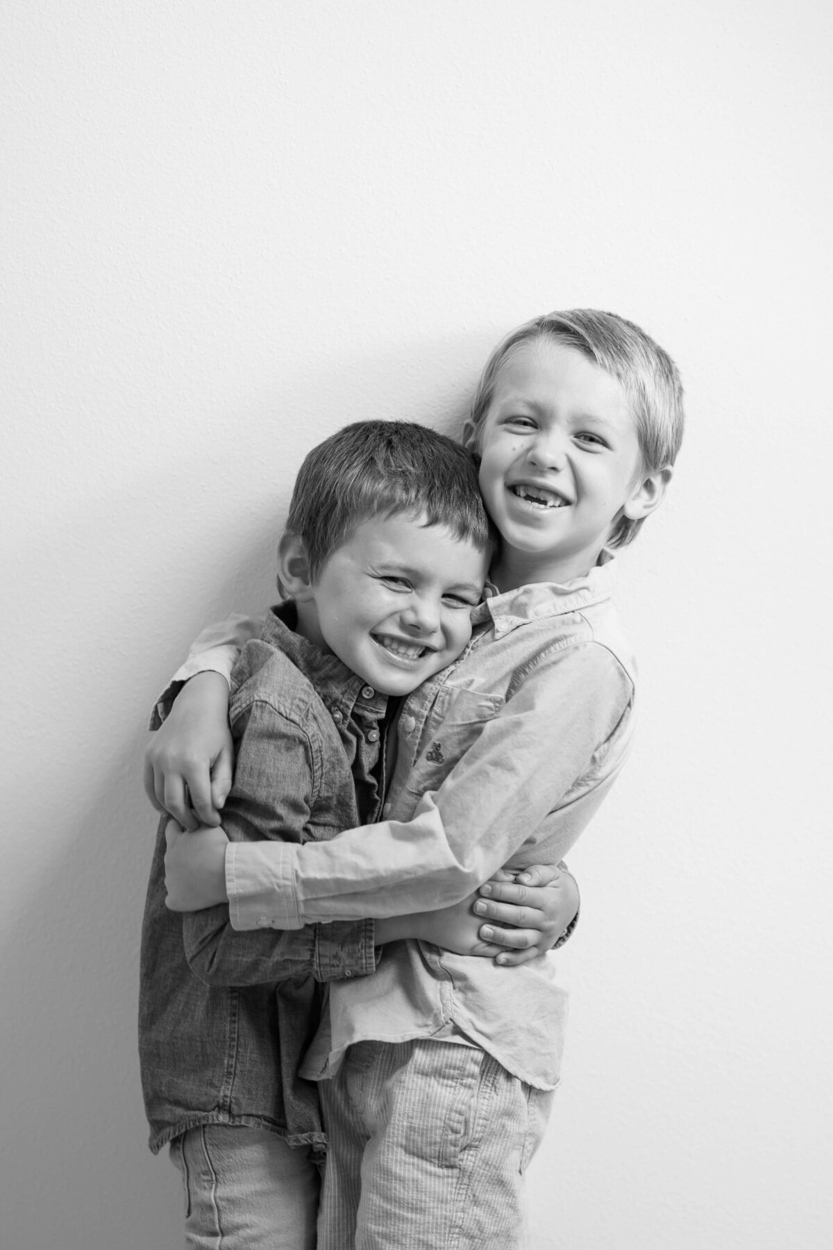 black-and-white-kid-studio-portraits-fort-worth-sibling-photography-36