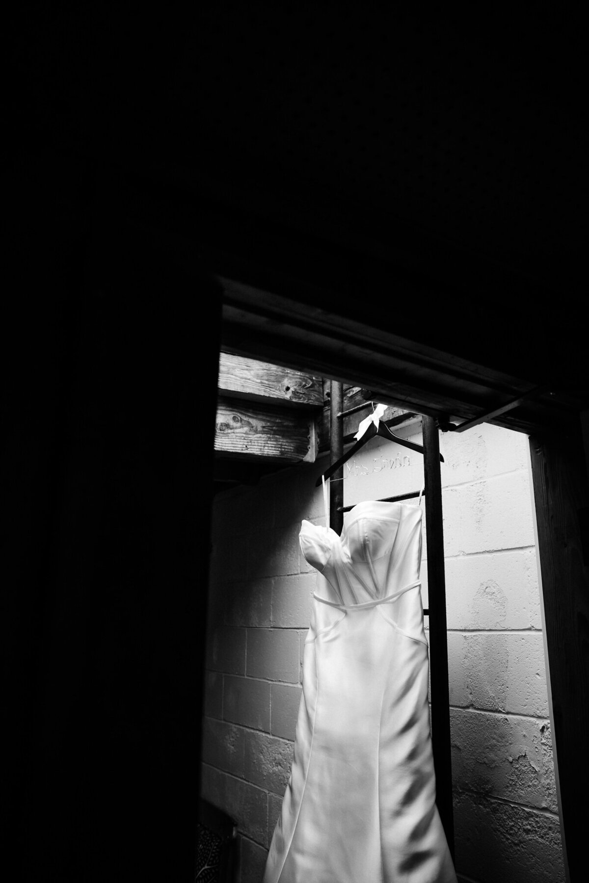 Archer Inspired Photography - Chirstina and Jake Wedding - Smog Shoppe Los Angeles - Details-19