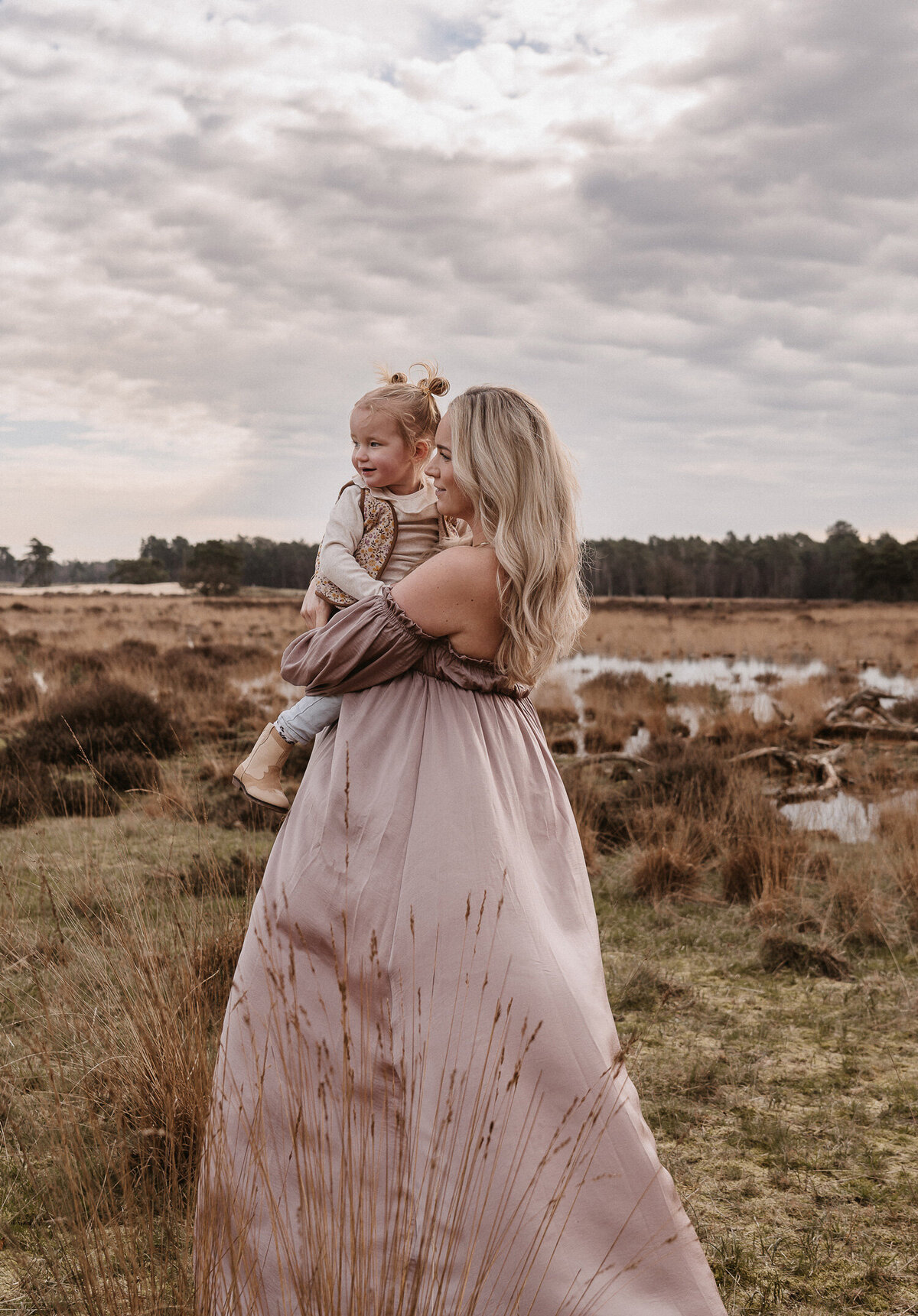 gezinsshoot-motherhood-dochter