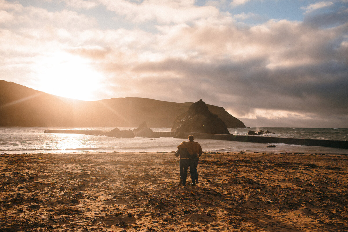 Engagement shoot_couples session_wild winter shoot_Hope Cove_015