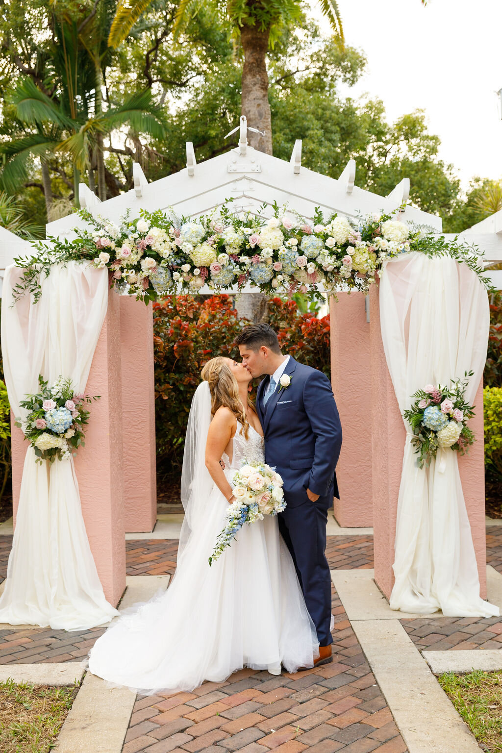 lockwood-photo-the-vinoy-florida-elopement-chantilly-chic-celebrations-6