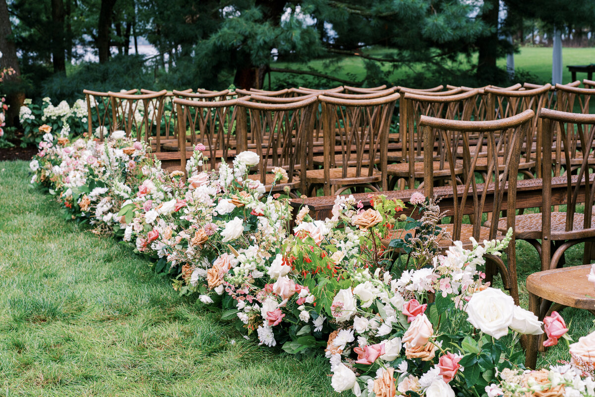 wedding aisle flowers, aisle flowers, ceremony aisle floral, studio fleurette