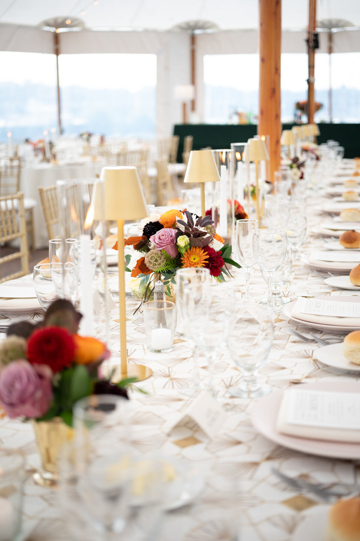 Riverside-yacht-club-tented-summer-wedding-amy-champagne-events-3