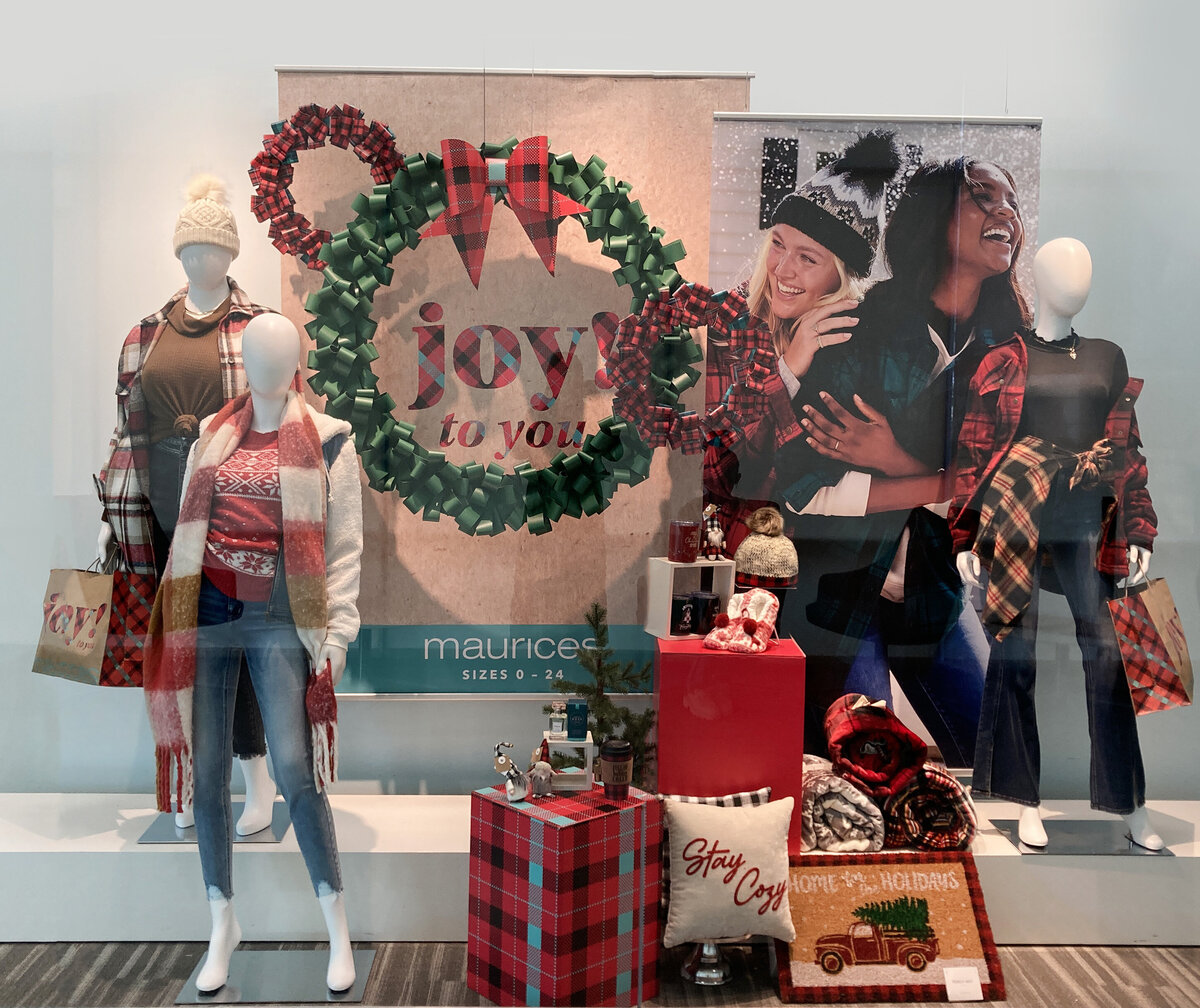 2022_mauricesHolidayFashionWindow