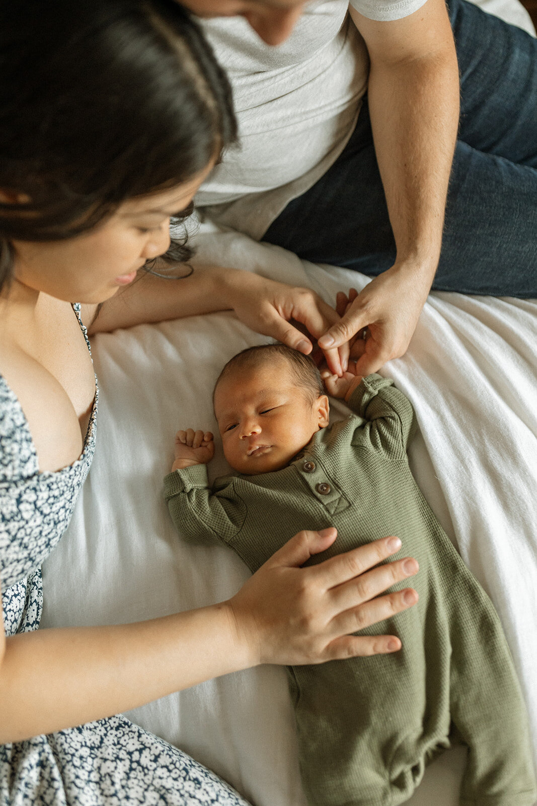 Lauren-Mitchell-Seattle-Washington-In-Home-Newborn-Photographer8