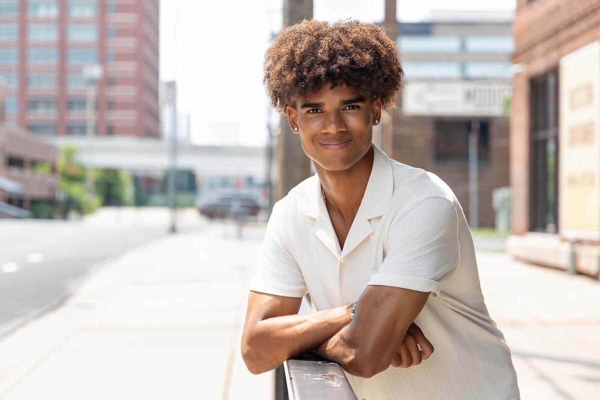 high-school-senior-photos-downtown