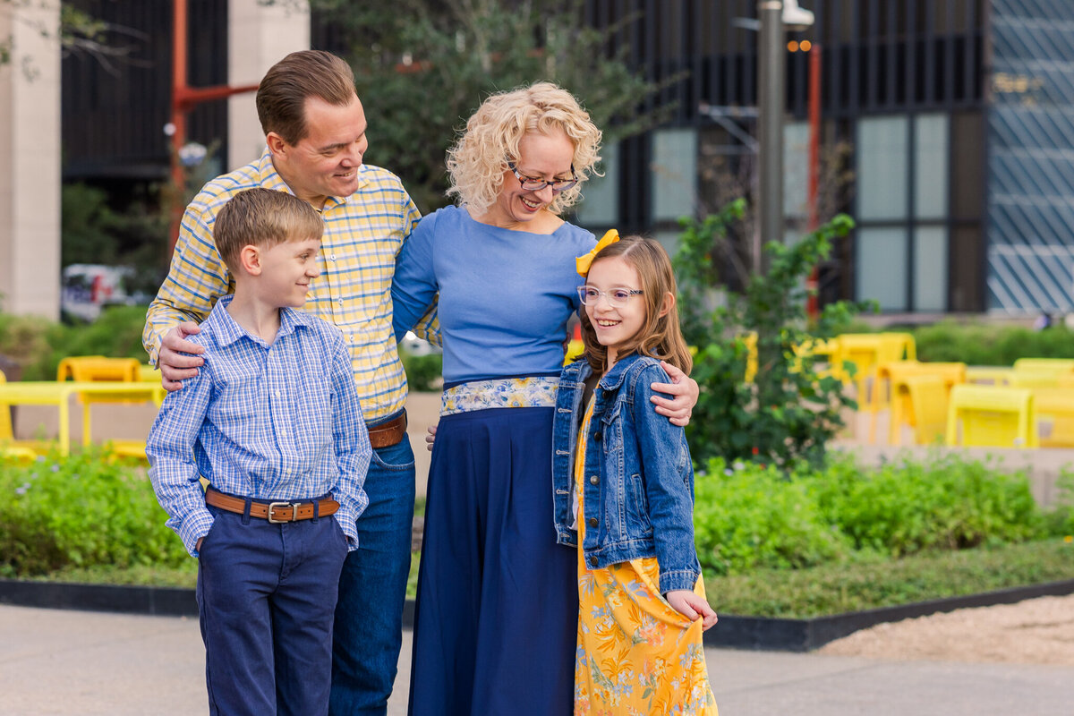 family_downtown-2