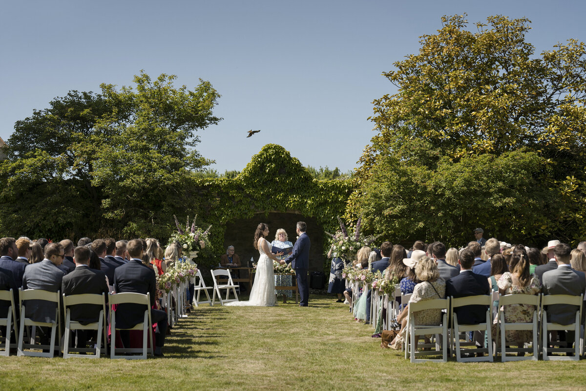 Notley-Abbey-wedding-photography-1065