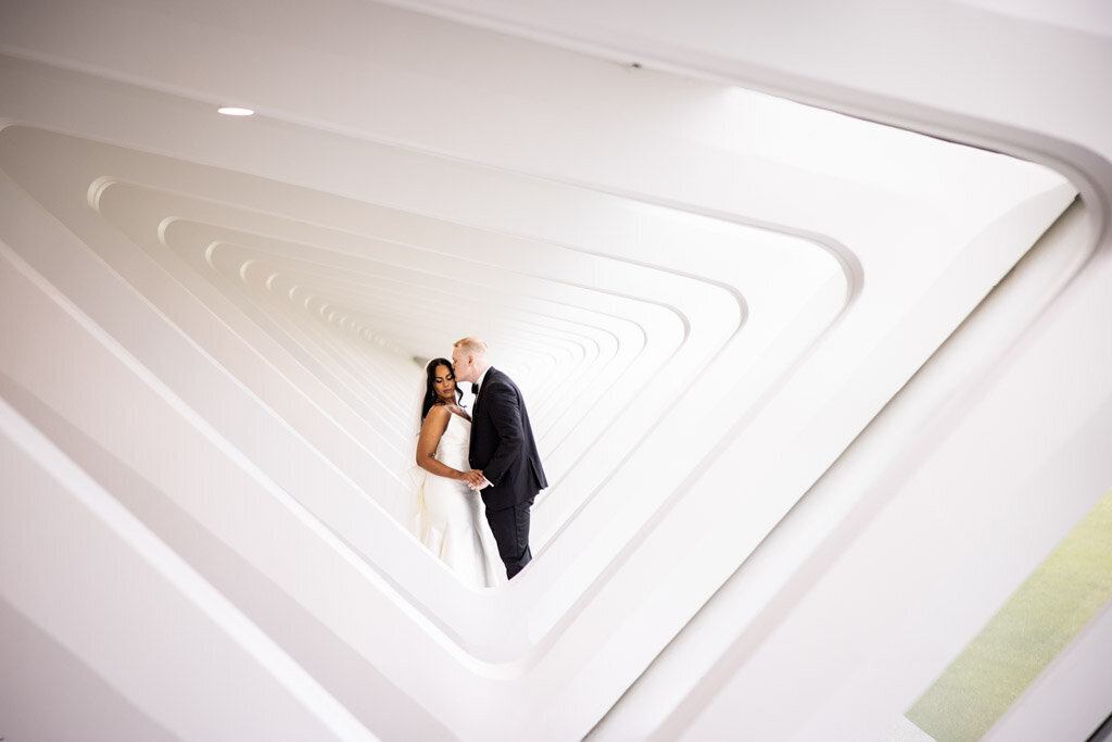 52-Milwaukee-Art-Mueseum-Wedding-Lauren-Ashley-Studios