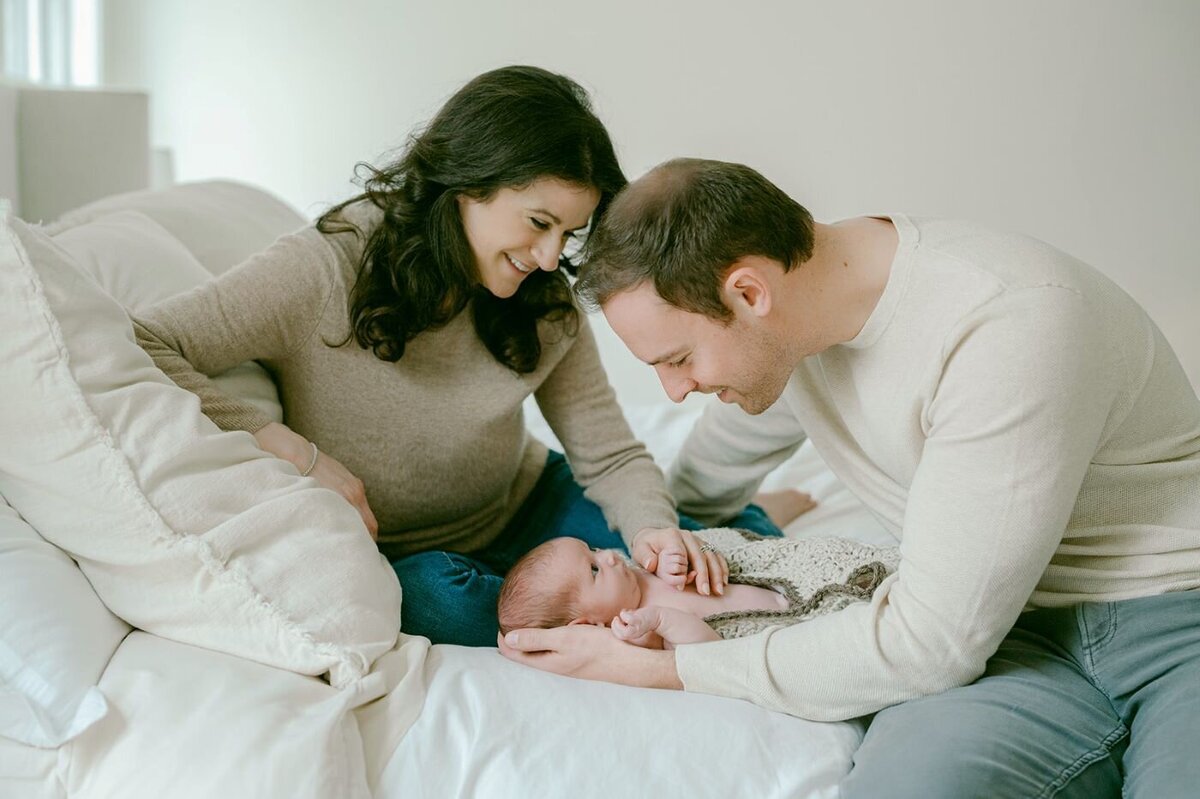 bella-luce-by-michelle-andrea-new-england-photographer-newborn-perry-family-65