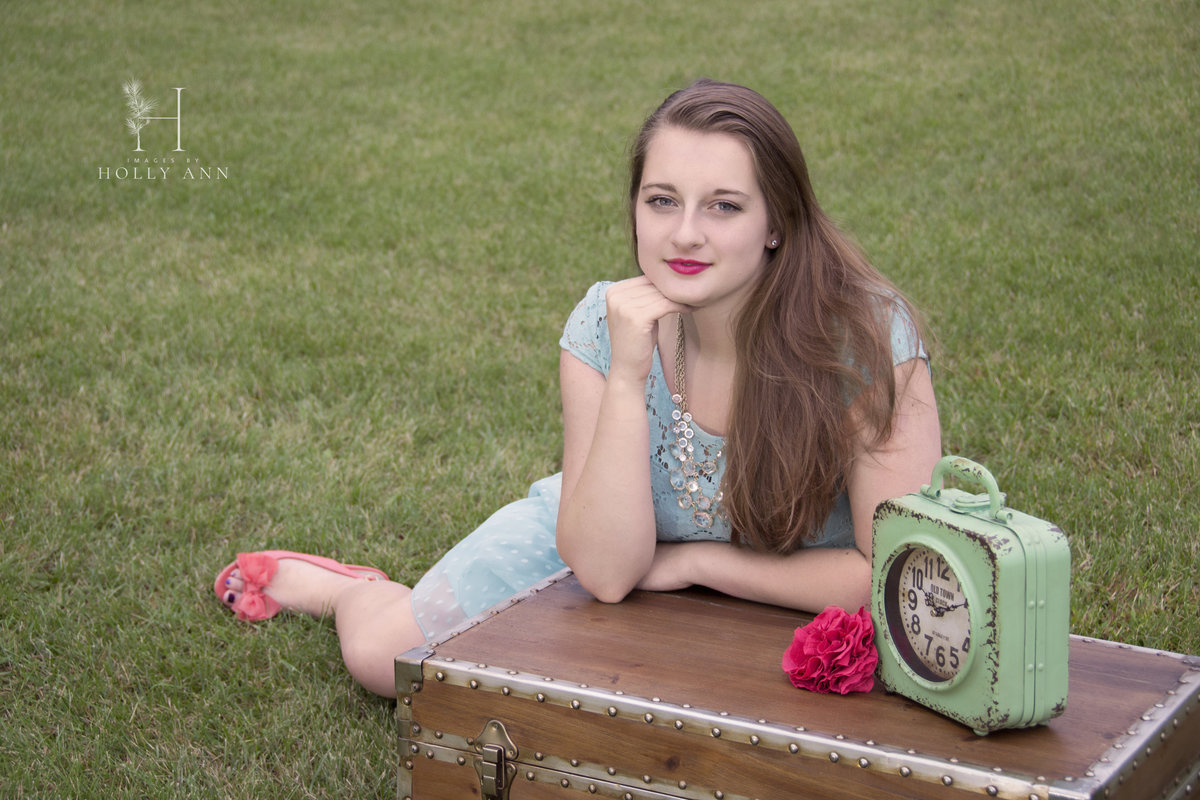 outdoor high school senior portrait session