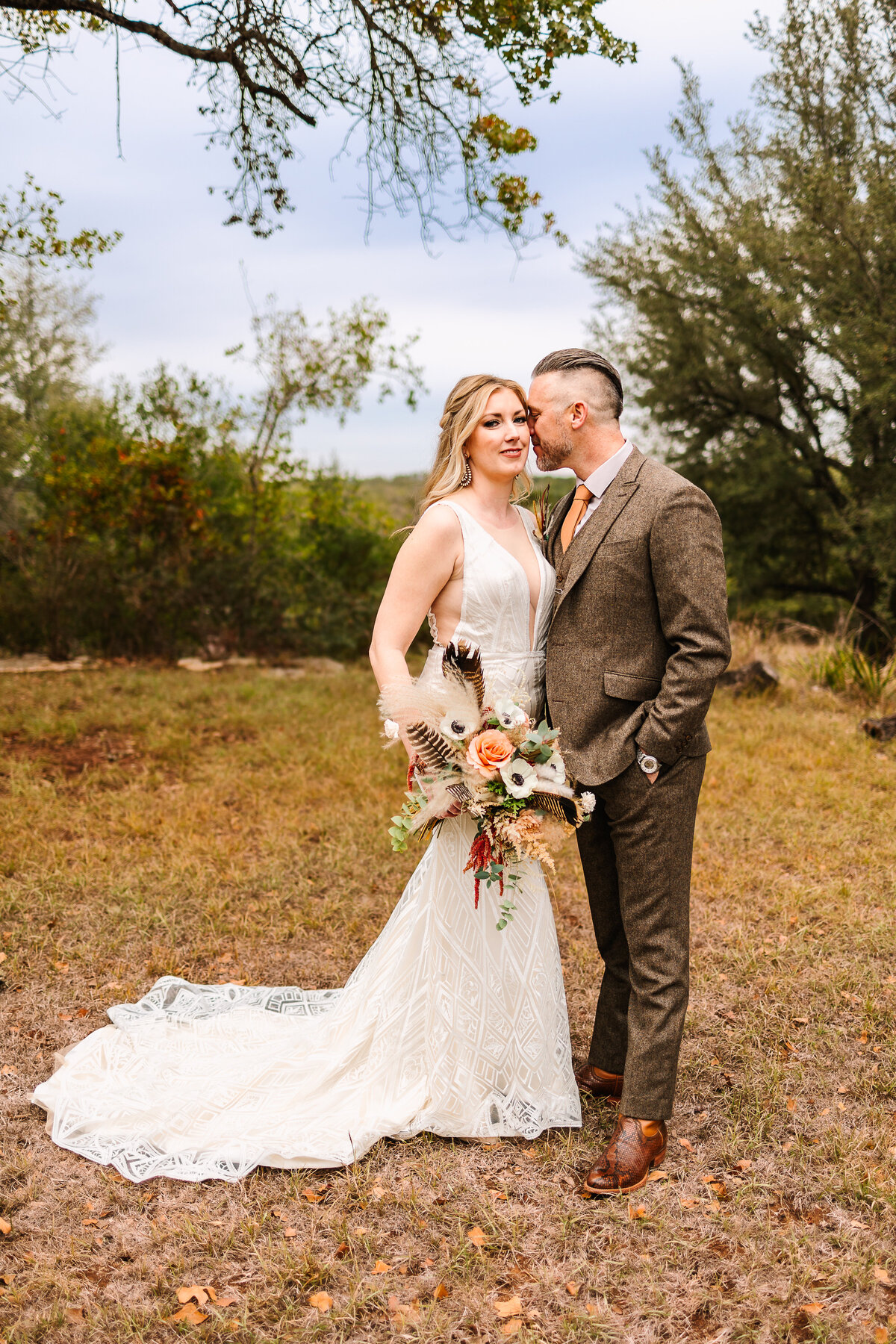 Immerse in a boho extravaganza at Vista West Ranch. An untraditional wedding in Dripping Springs, Texas, where epic parties, boho chic vibes, and vibrant celebrations unfold.