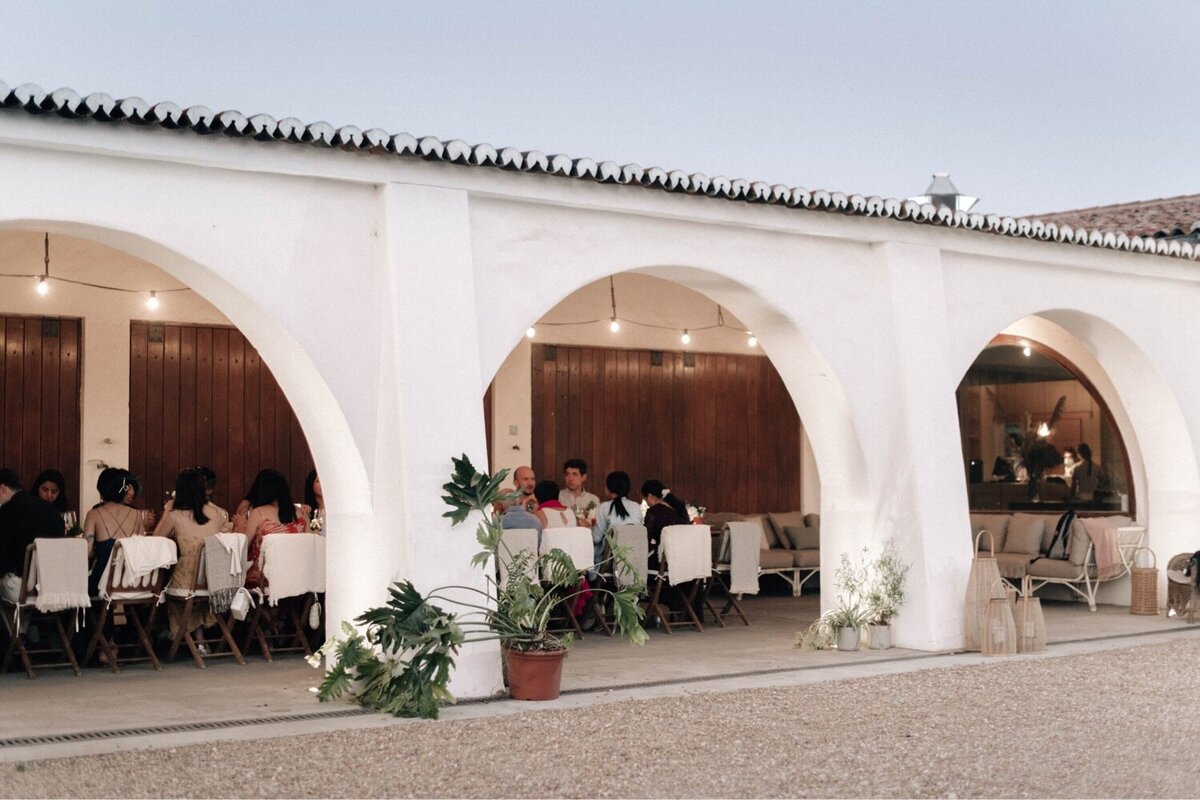 45_Flora_And_Grace_Portugal_Editorial_Wedding_Photographer Lisboa_Wedding_Photographer-298_A modern luxury wedding at Malhadina Nova in Portugal in the Alentejo region. Understated elegance and sleek aesthetic captured by Flora and Grace Photography.