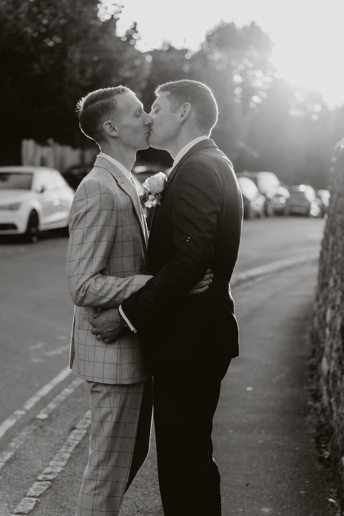 Sunset portraits of a couple in a cotswolds wedding