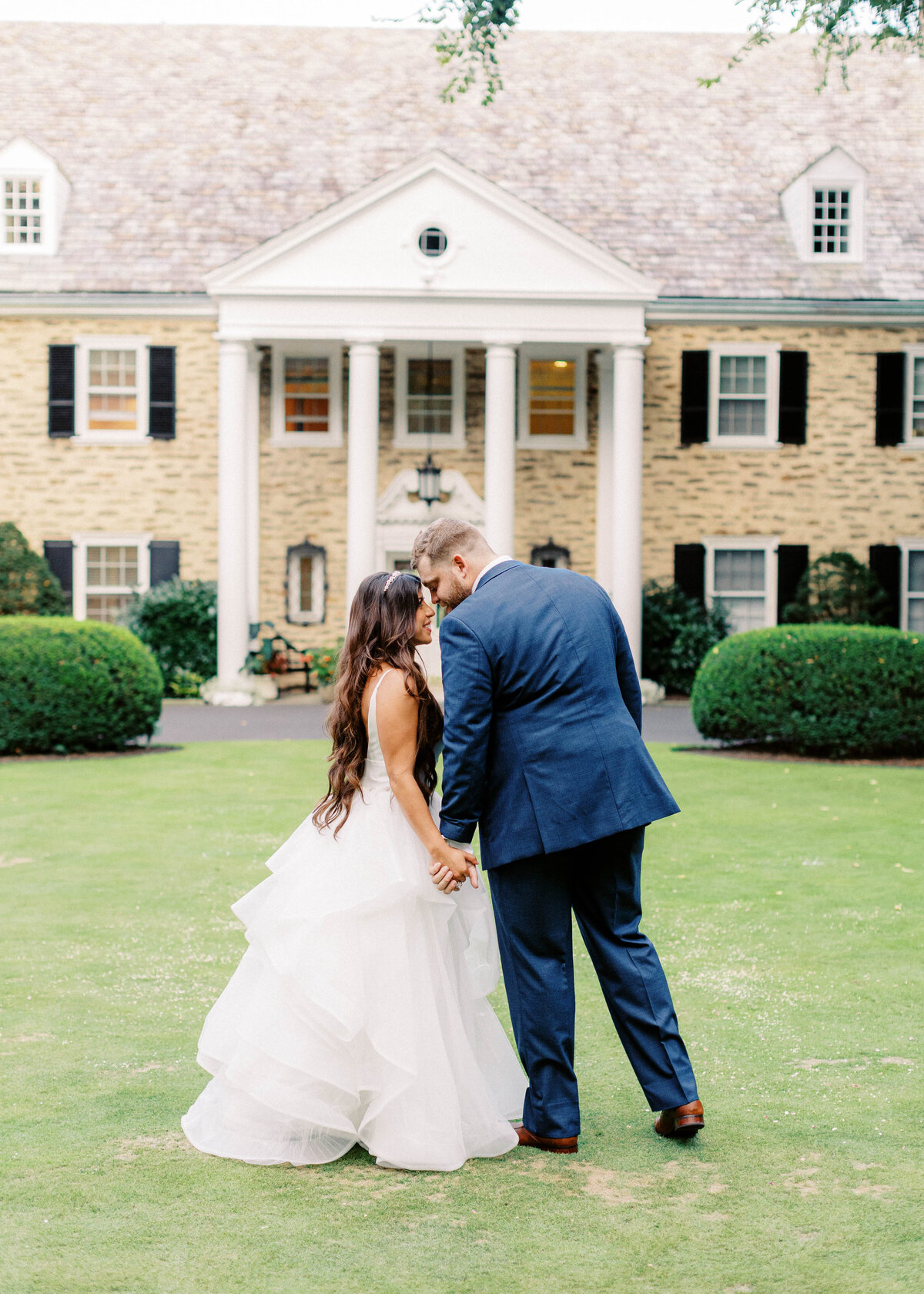 Huntingdon-Valley-Country-Club-Wedding-Bride-Groom-Photos_064