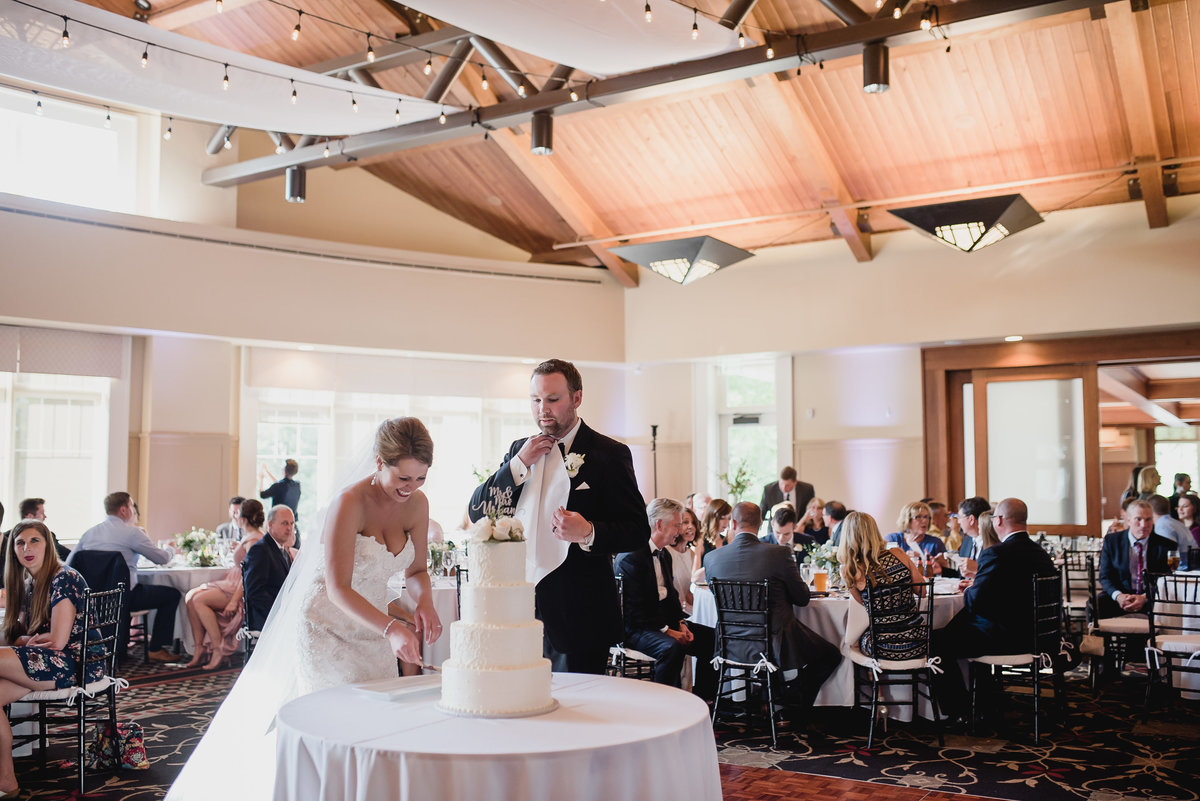 Oak Pointe Country Club Outdoor Summer Wedding140