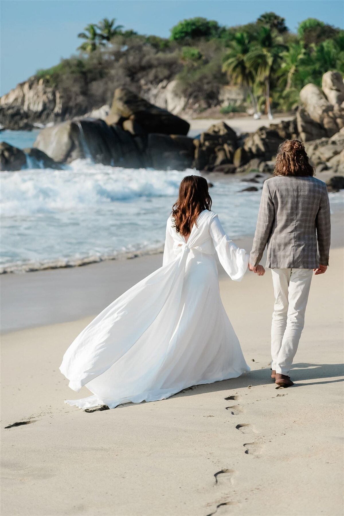 Oaxaca-Pacific-Coast-Luxury-Beach-Elopement-Experience-Soul-and-Sky-Weddings-4