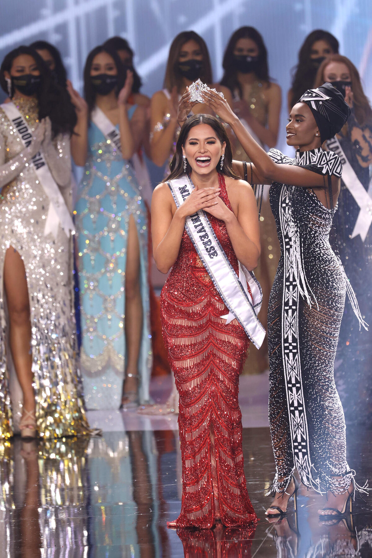 miss-universe-coronation-stage-rodrigo-varela-photography