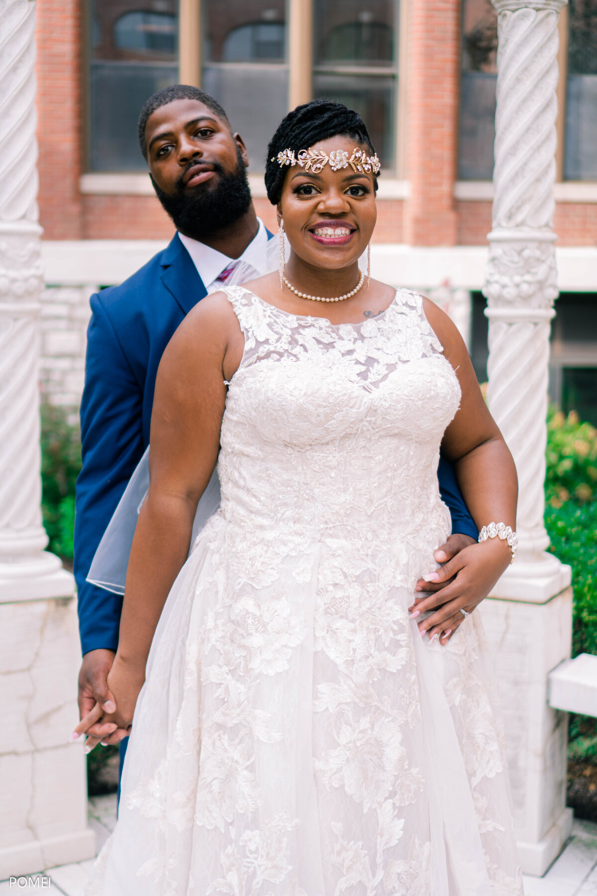 Wedding-Couple-under-arch