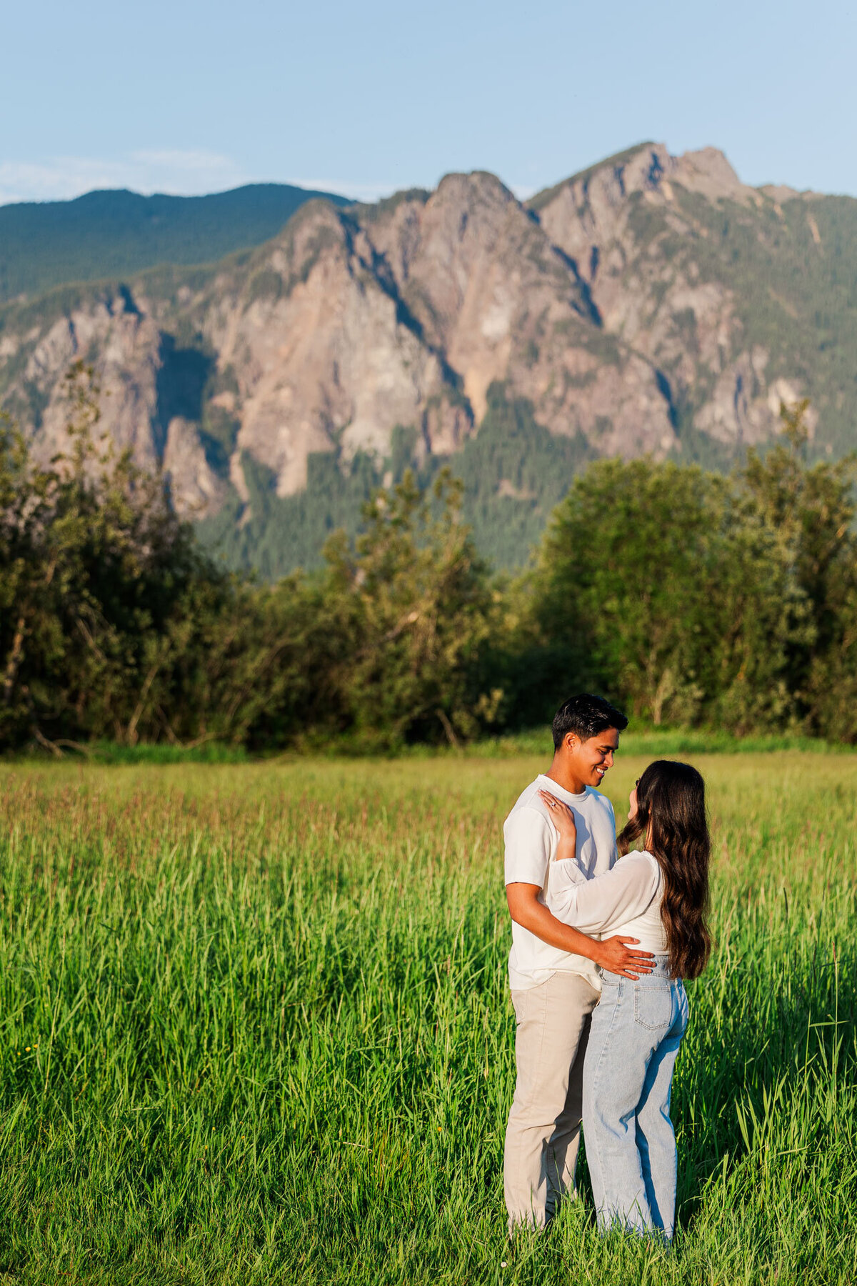 Elk-Fields-Northbend-WA-Engagement-Photo-24