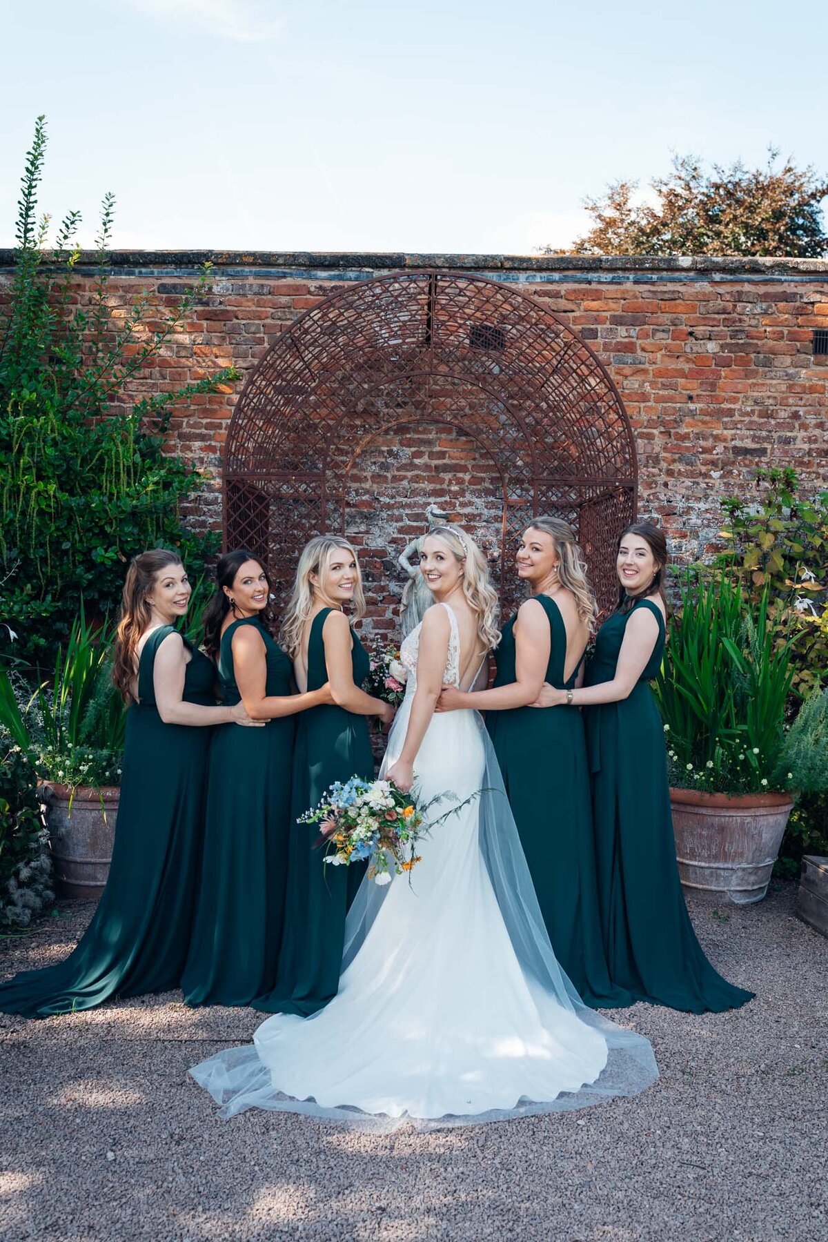 cotswold-wedding-photographer-bride-with-bridesmaids