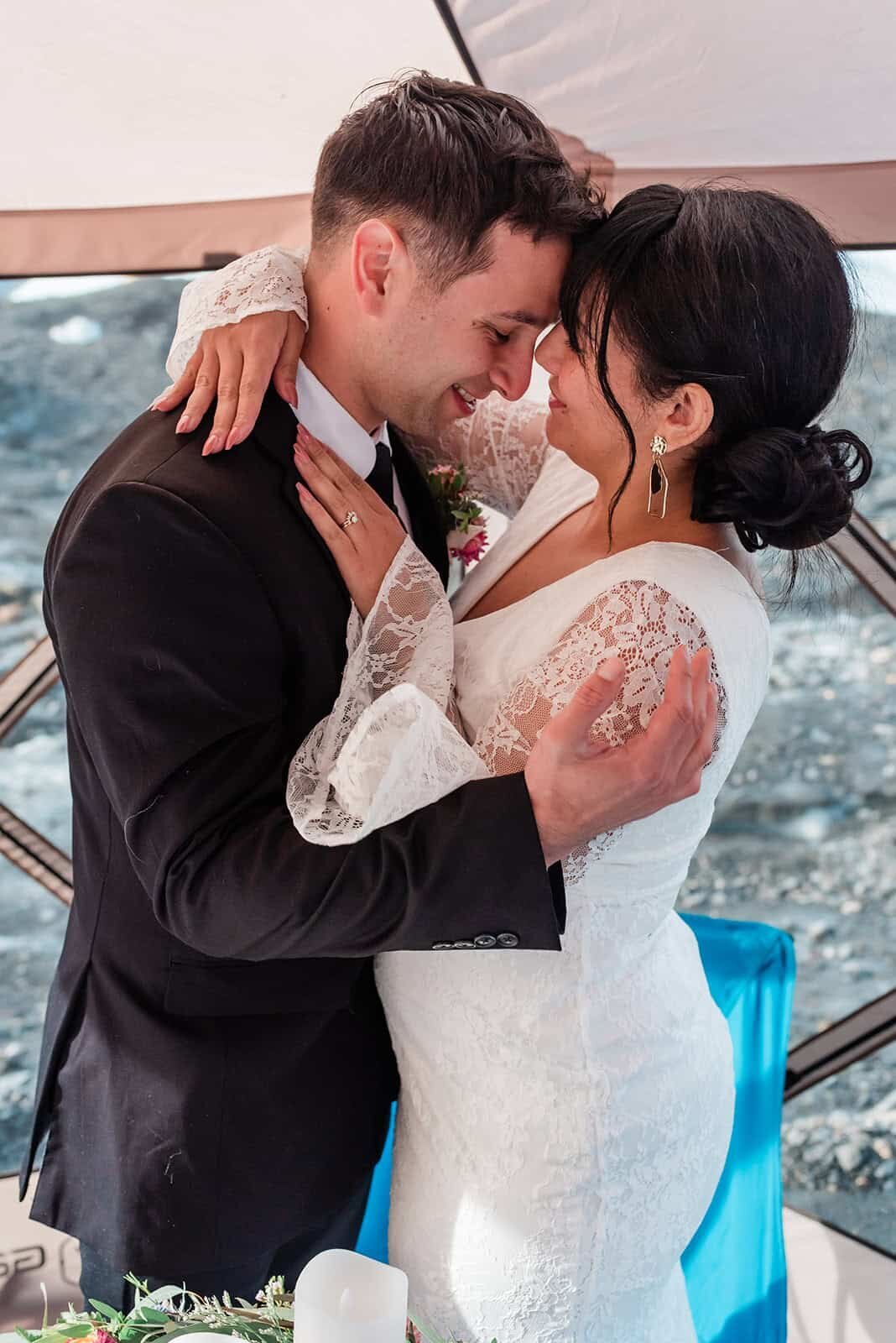elopement-photographer-for-small-wedding-on-alaska-glacier-Soul-and-Sky-Weddings