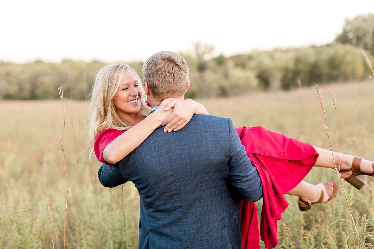 twin-cities-mn-engagement-photographer-alexandra-robyn_0014