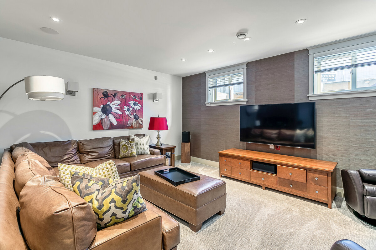4719 CHARLES DR-4844-HDR