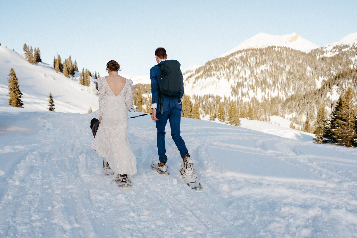 Sam-Murch-Photography-Ouray-Winter-Elopement-with-dog-73