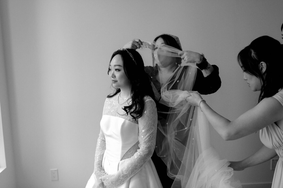 LumaRestaurantTorontoWeddingColetteGettingReady-87