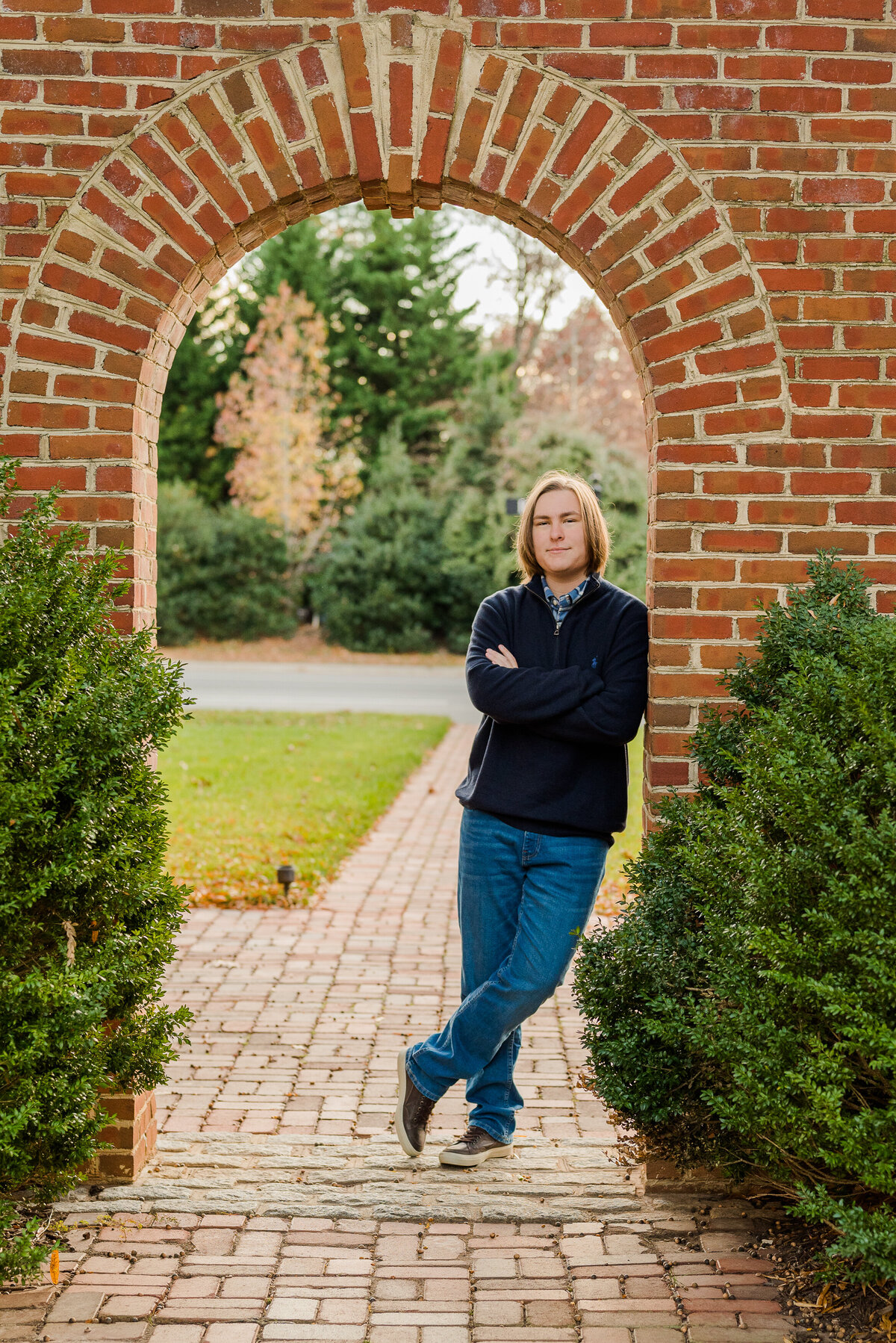 fall arched door senior portrait-5053