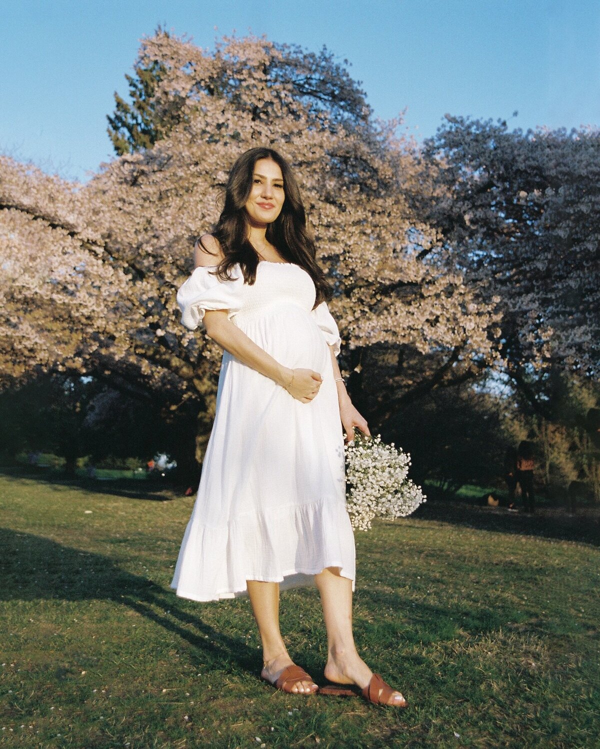 standing-side-portrait_flowers_10