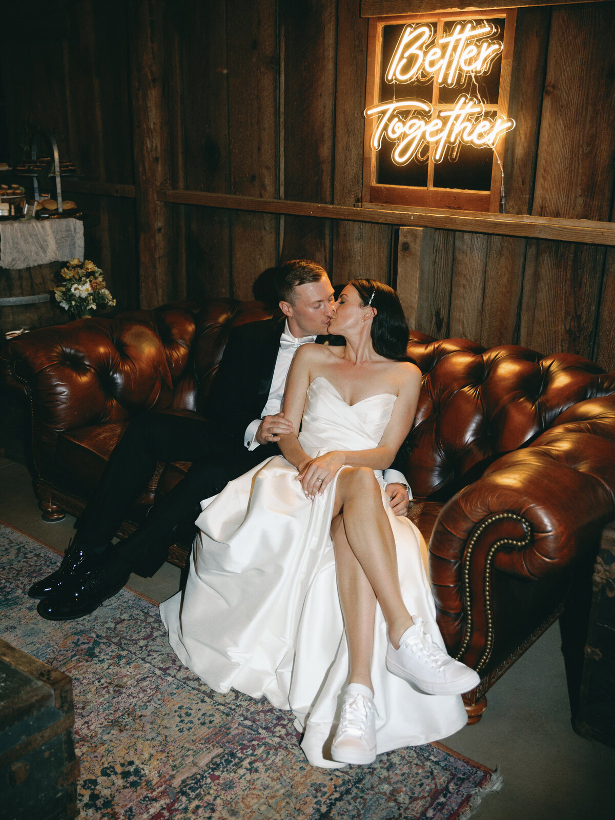 tin-roof-barn-wedding-best-washington-photographers-the-tenneys-39