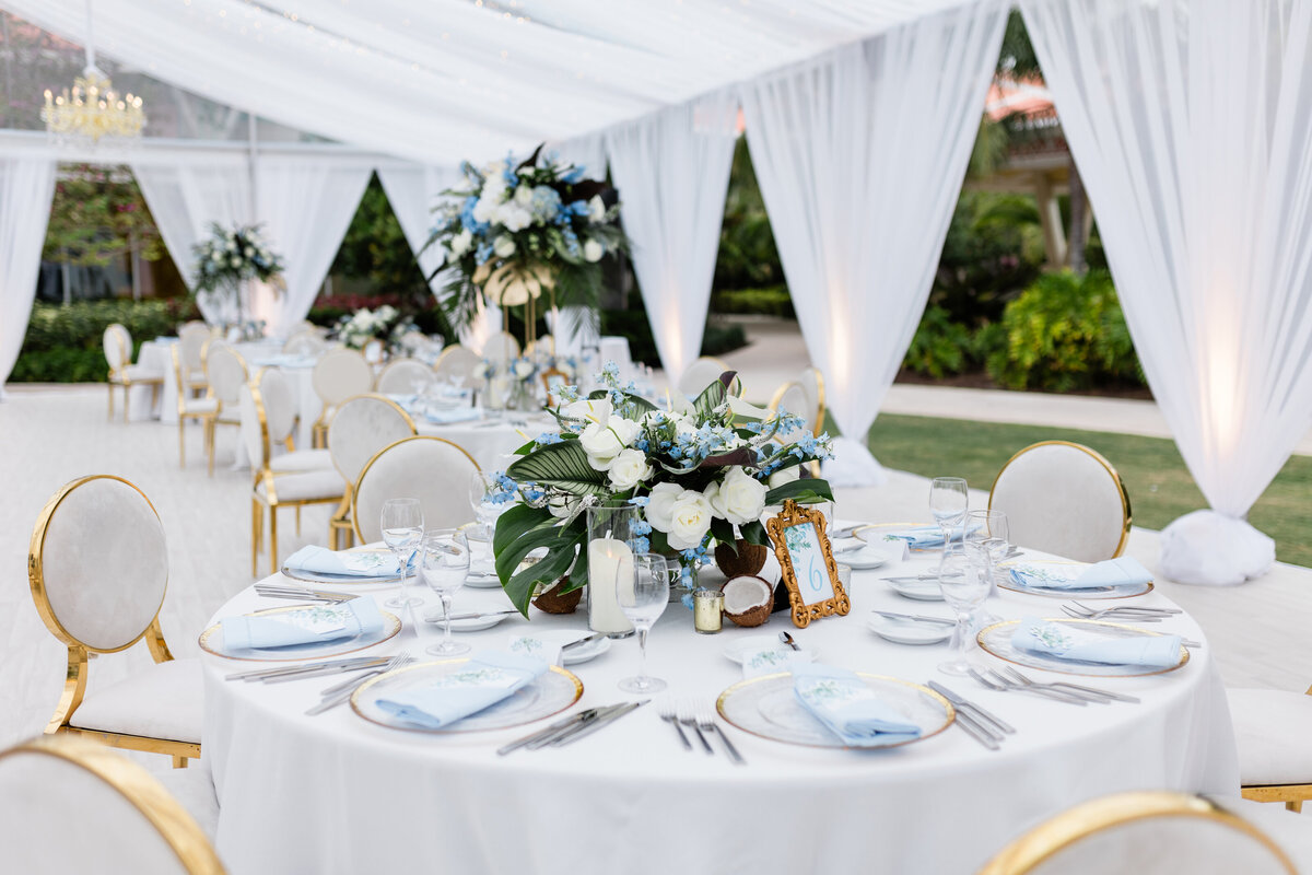 Hotel Bahama WeddingA4327