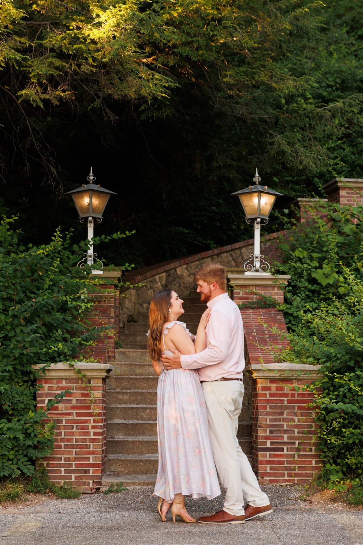 22-kellogg-manor-house-grand-rapids-engagement